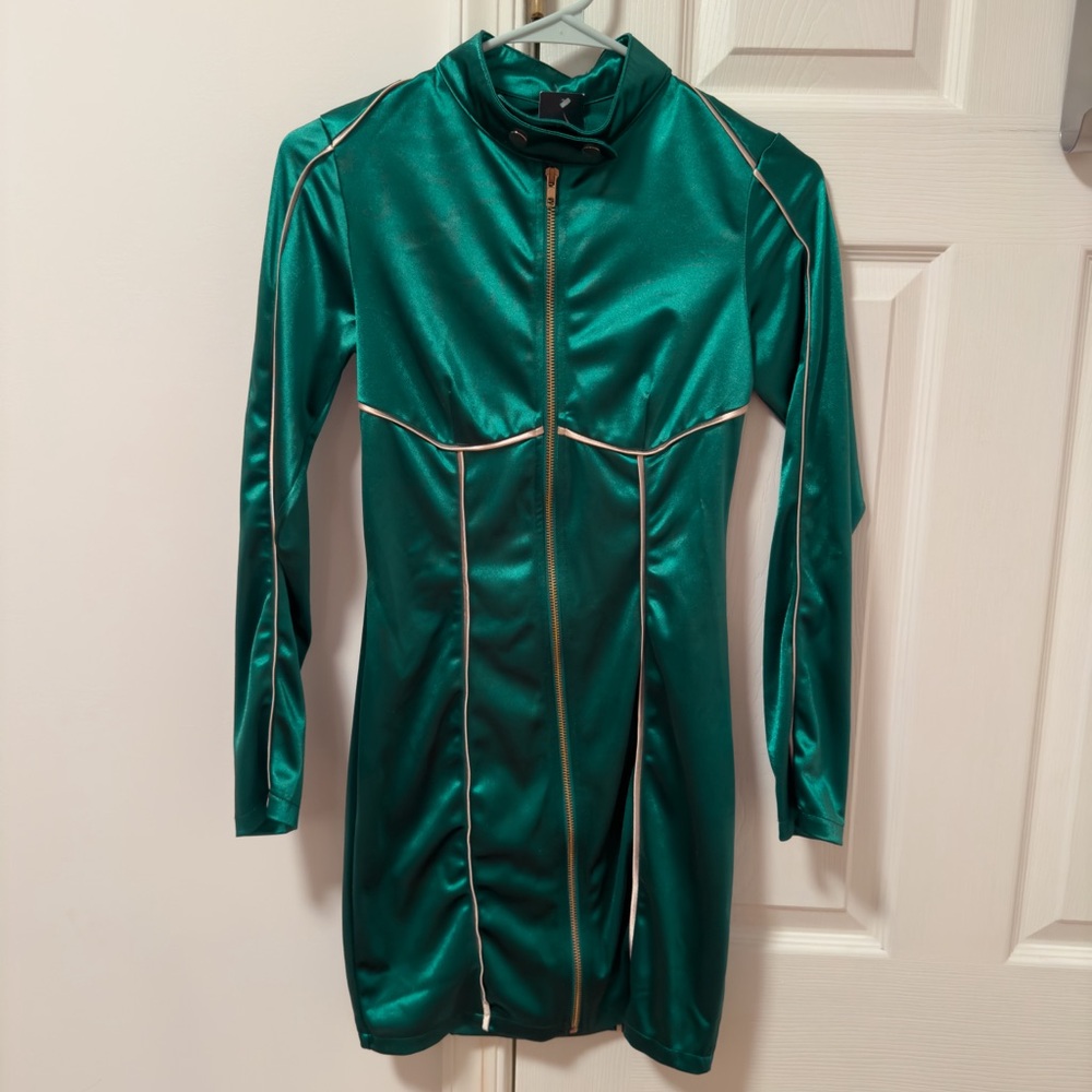 Posh by V Green Long‎ Sleeve Satin Zipper Dress